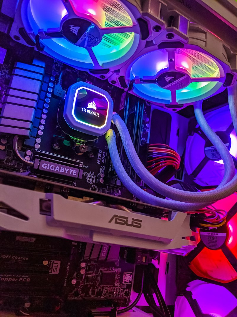 Best PCIe Gen5 NVMe SSDs in 2026: 14,000 MB/s Speeds, Real-World Loading & Heatsinks